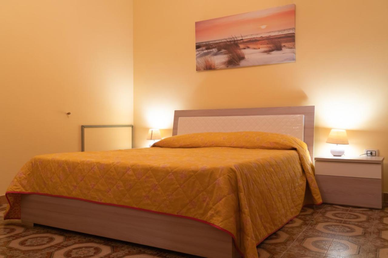 Bougainvillea Casa Vacanza กัสเตลบูโอโน ภายนอก รูปภาพ