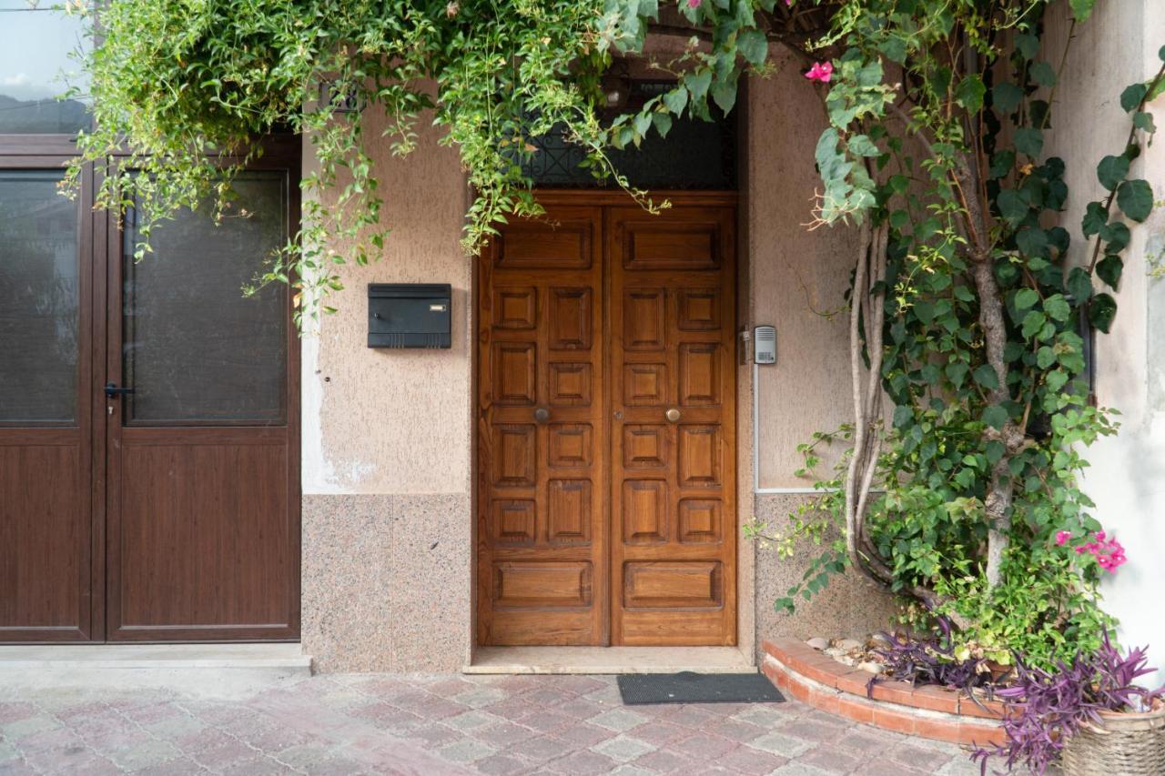 Bougainvillea Casa Vacanza กัสเตลบูโอโน ภายนอก รูปภาพ
