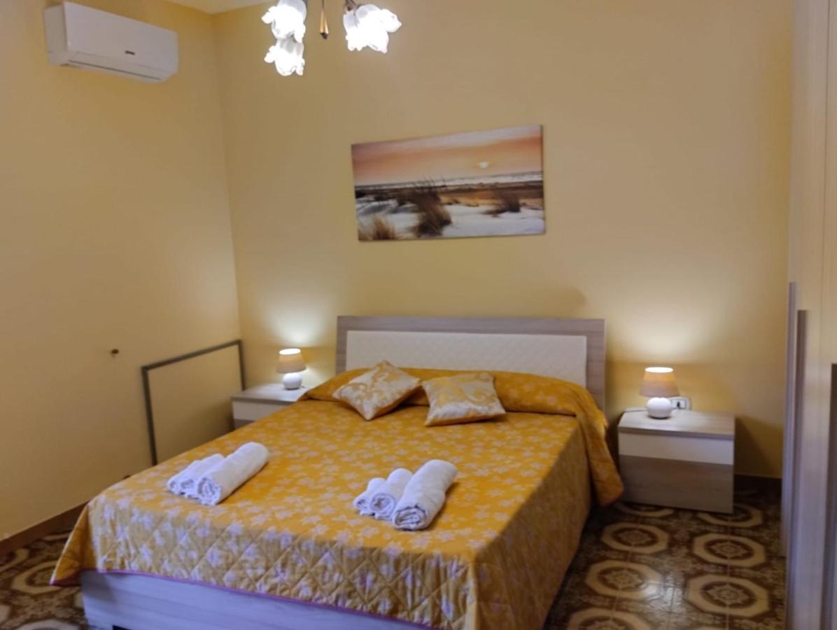 Bougainvillea Casa Vacanza กัสเตลบูโอโน ภายนอก รูปภาพ