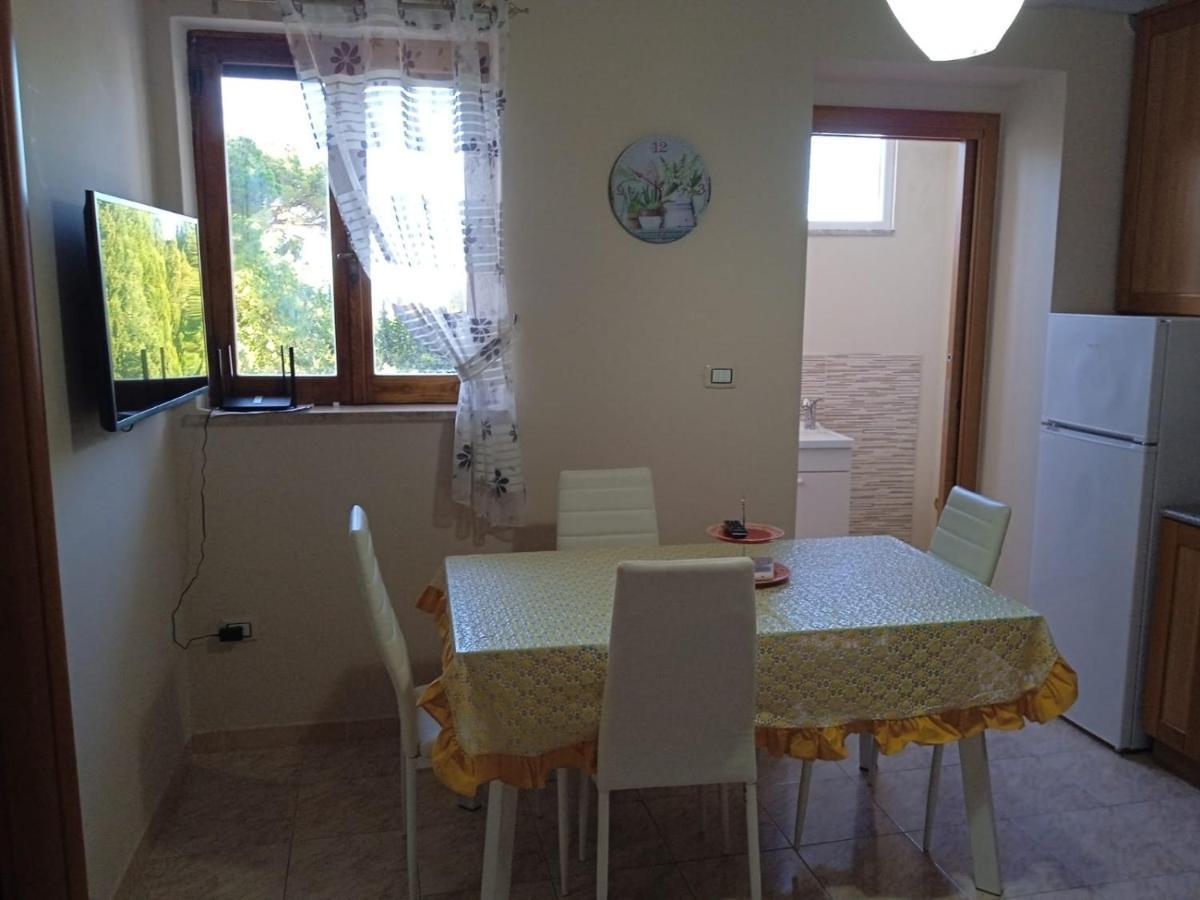 Bougainvillea Casa Vacanza กัสเตลบูโอโน ภายนอก รูปภาพ
